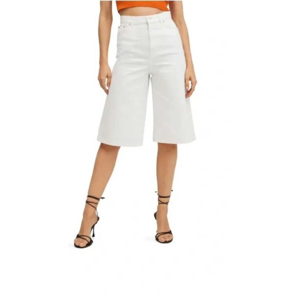 ZARA The 70’s Bermuda Denim Shorts. White 100% cotton NWT Sz. 6